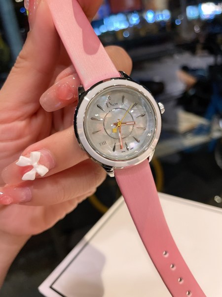 Watches Dior 323411 size:33 mm