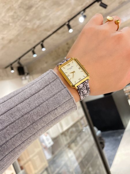 Watches Dior 323428 size:26*32 mm