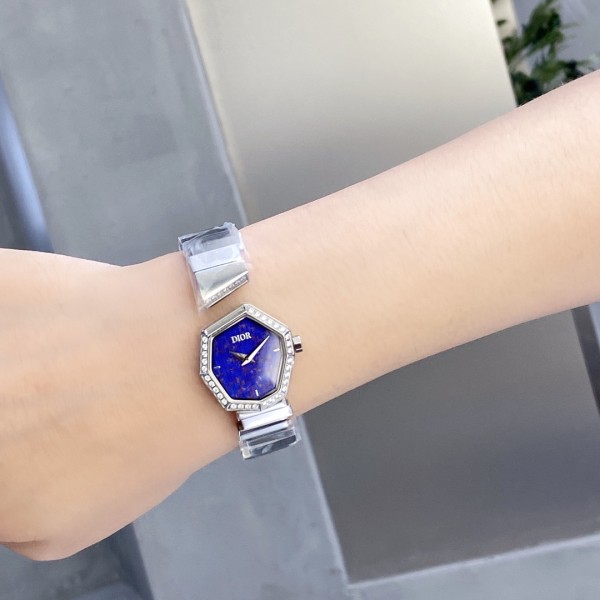 Watches Dior 323417 size:26*32 mm