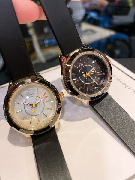 Watches Dior 323412 size:33 mm