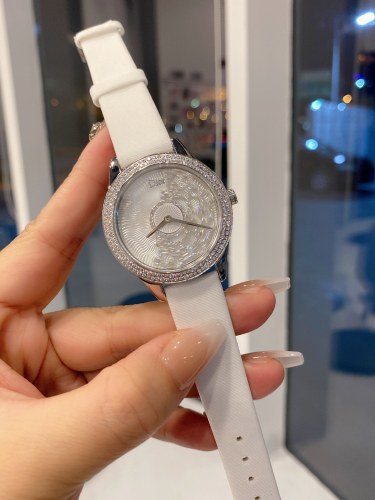 Watches Dior 323389 size:34 mm