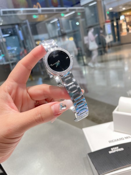 Watches Dior 323423 size:26*32 mm