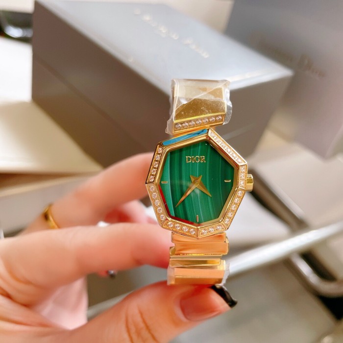 Watches Dior 323403 size:33 mm