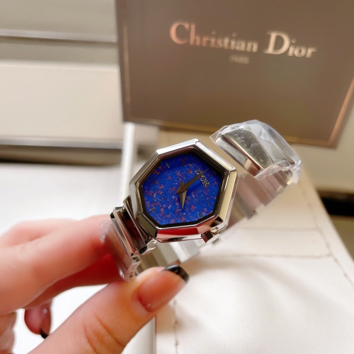 Watches Dior 323396 size:33 mm