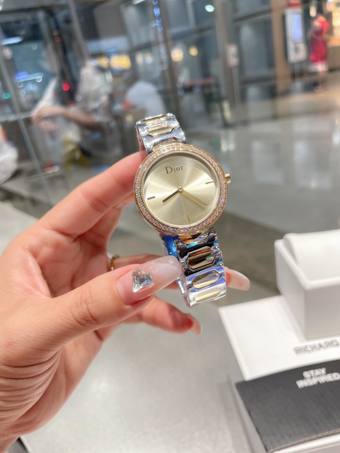 Watches Dior 323425 size:26*32 mm