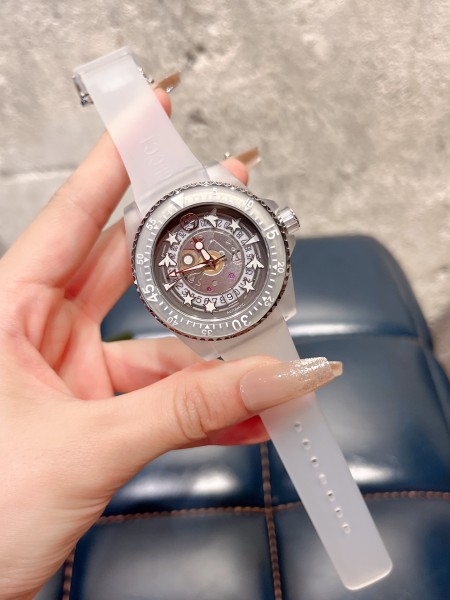 Watches GUCCI 323504 size:40 cm