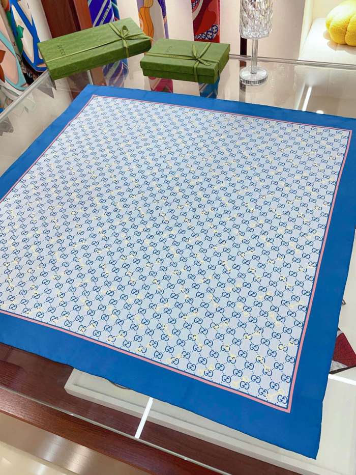 Streetwear Scarf GUCCI 323756 SIZE:90cm*90cm