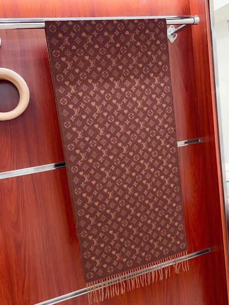 Streetwear Scarf LV 323780 SIZE:45*200cm