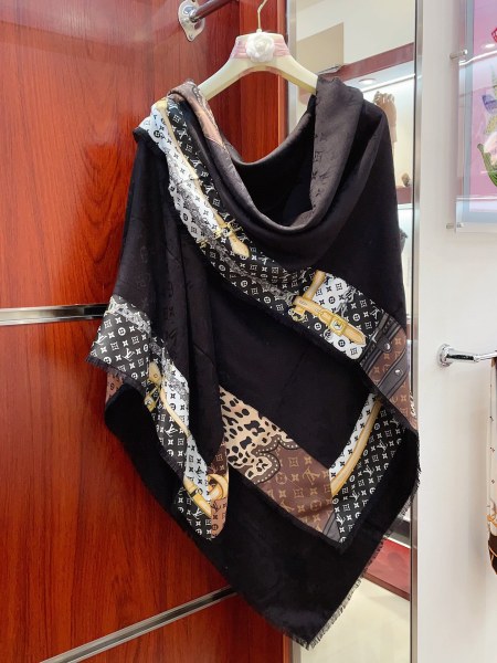 Streetwear Scarf LV 323768 SIZE:130*130cm