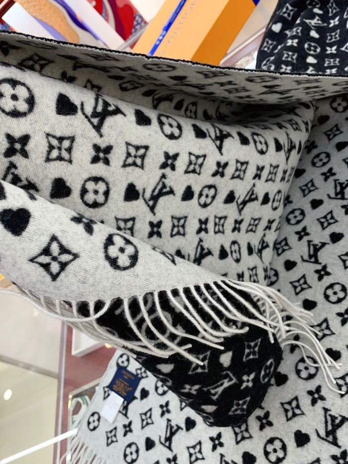 Streetwear Scarf LV 323778 SIZE:45*200cm