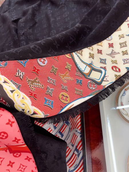 Streetwear Scarf LV 323769 SIZE:130*130cm
