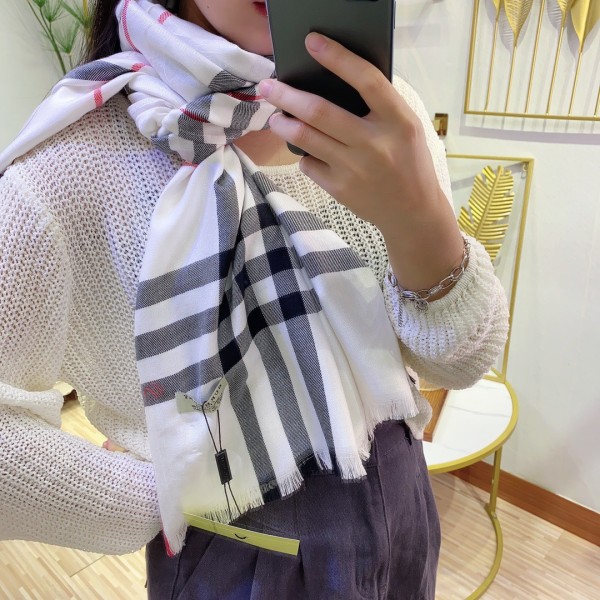 Streetwear Scarf BURBERRY 323793 size：180*70CM