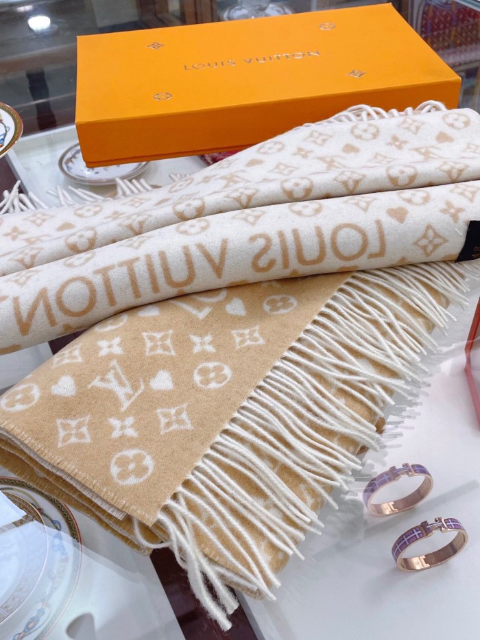 Streetwear Scarf LV 323779 SIZE:45*200cm