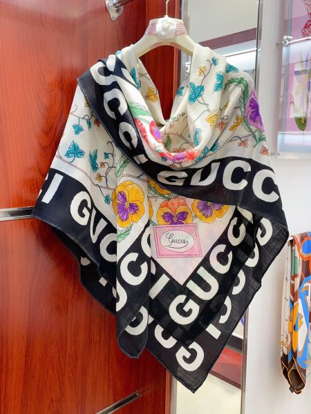 Streetwear Scarf GUCCI 323771 SIZE:140*140CM