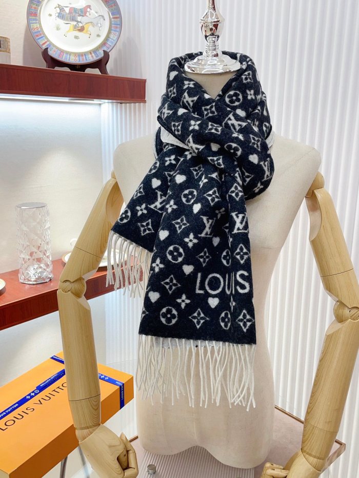 Streetwear Scarf LV 323778 SIZE:45*200cm