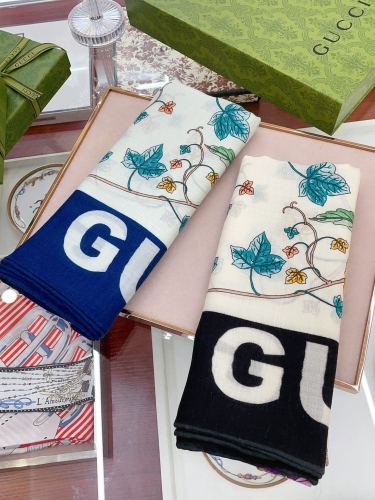 Streetwear Scarf GUCCI 323771 SIZE:140*140CM