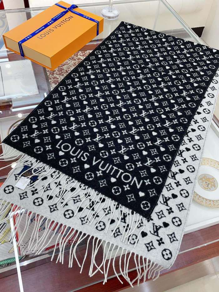 Streetwear Scarf LV 323778 SIZE:45*200cm