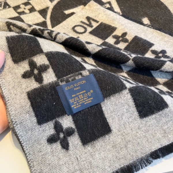 Streetwear Scarf LV 323692 SIZE:58*200CM