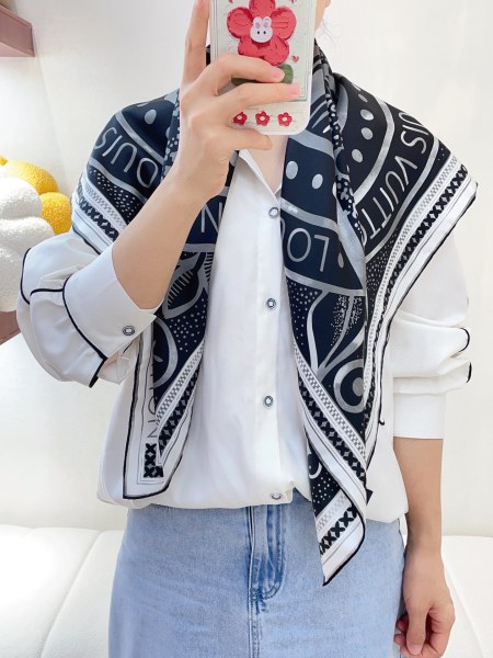 Streetwear Scarf LV 326598 SIZE:90*90cm