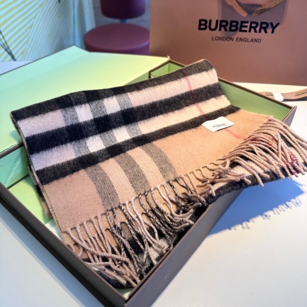 Streetwear Scarf BURBERRY 323701 size： 38*190CM