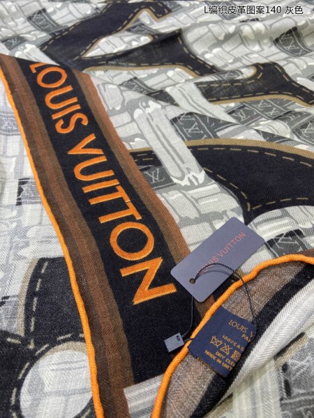 Streetwear Scarf LV 323740  SIZE:140*140cm