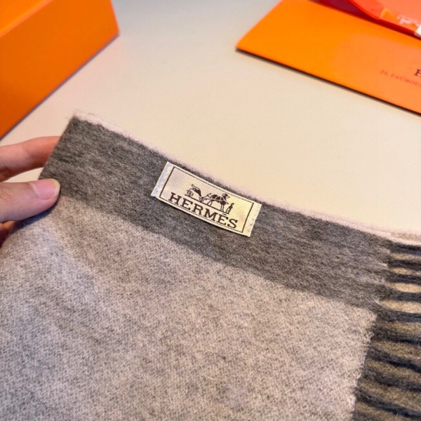 Streetwear Scarf Hermes 323696 SIZE:32x200CM