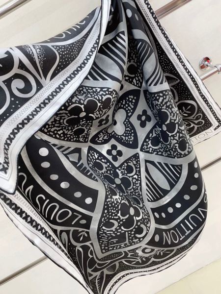 Streetwear Scarf LV 326598 SIZE:90*90cm