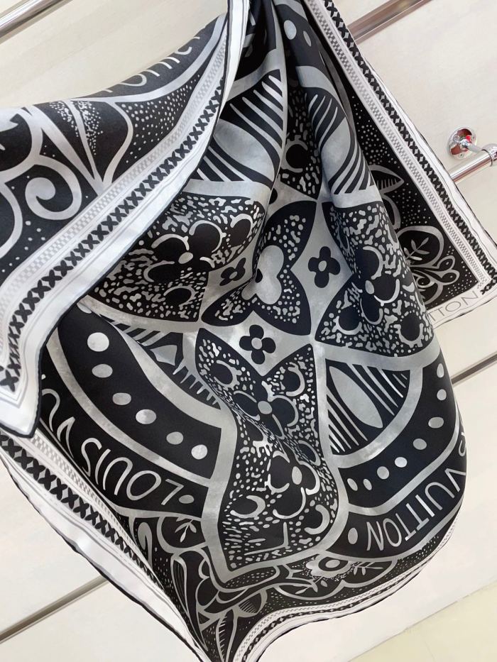 Streetwear Scarf LV 326598 SIZE:90*90cm