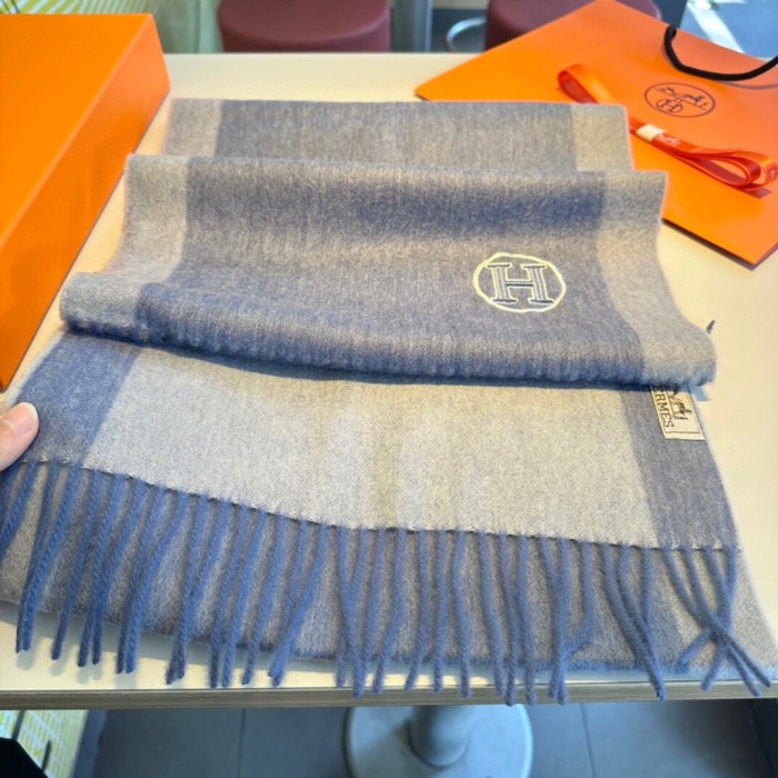Streetwear Scarf Hermes 323695 SIZE:32x200CM