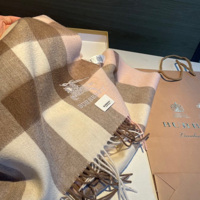 Streetwear Scarf BURBERRY 323720 size：70*200CM