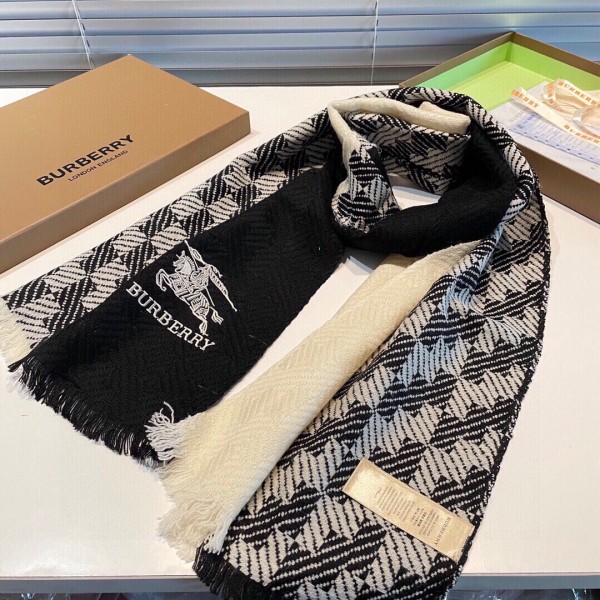 Streetwear Scarf BURBERRY 323689 size： 32x180CM