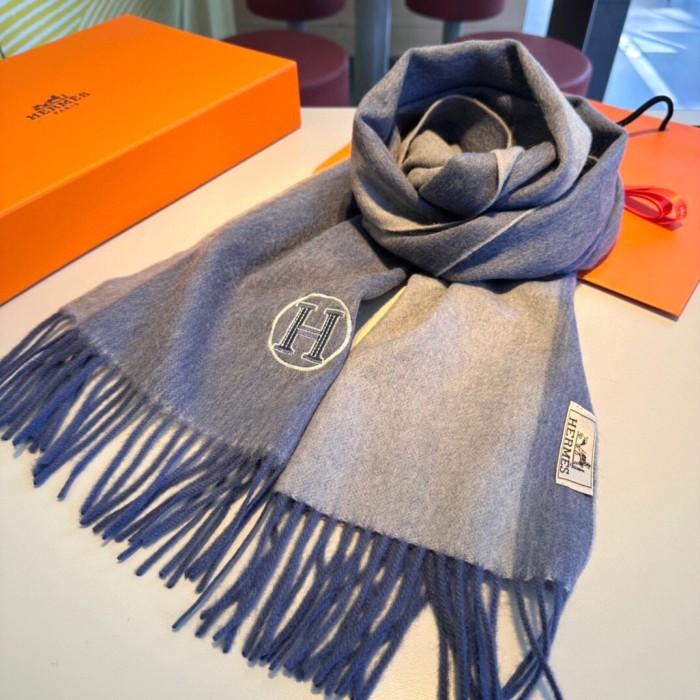 Streetwear Scarf Hermes 323695 SIZE:32x200CM