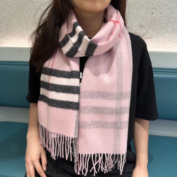 Streetwear Scarf BURBERRY 323702 size： 38*190CM