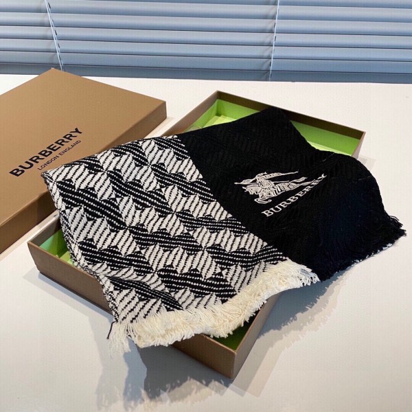 Streetwear Scarf BURBERRY 323689 size： 32x180CM