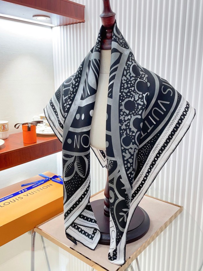Streetwear Scarf LV 326598 SIZE:90*90cm