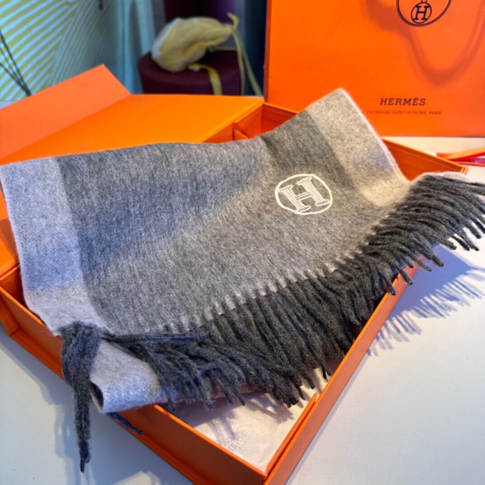 Streetwear Scarf Hermes 323696 SIZE:32x200CM