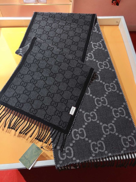 Streetwear Scarf GUCCI 323713 SIZE:34*194cm