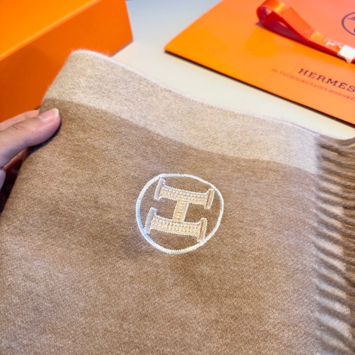 Streetwear Scarf Hermes 323694 SIZE:32x200CM