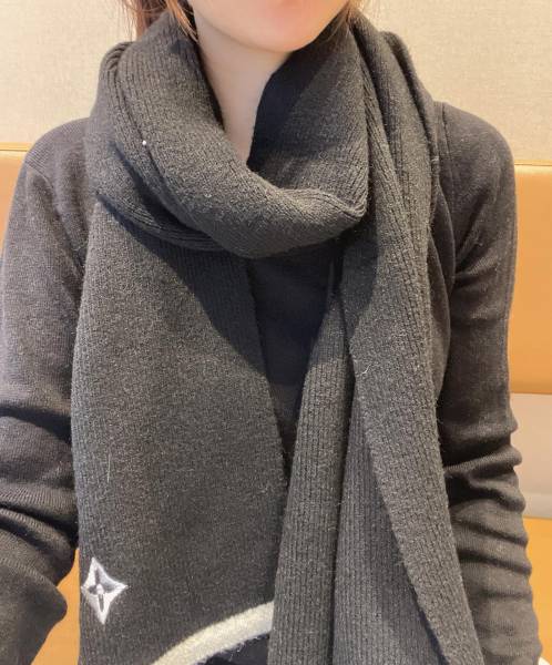 Streetwear Scarf LV 323680 SIZE:35*200