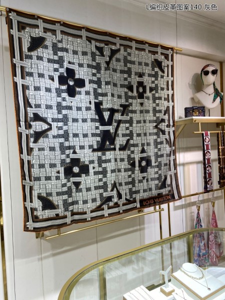 Streetwear Scarf LV 323740  SIZE:140*140cm