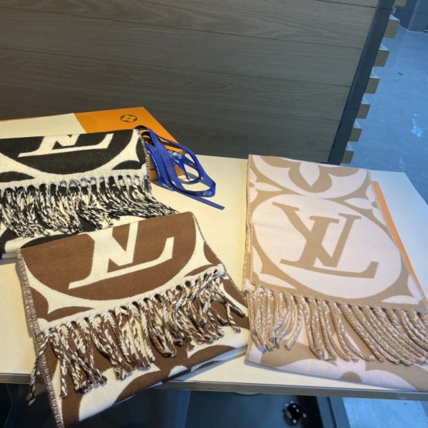 Streetwear Scarf LV 326516 SIZE:209 x 30cm