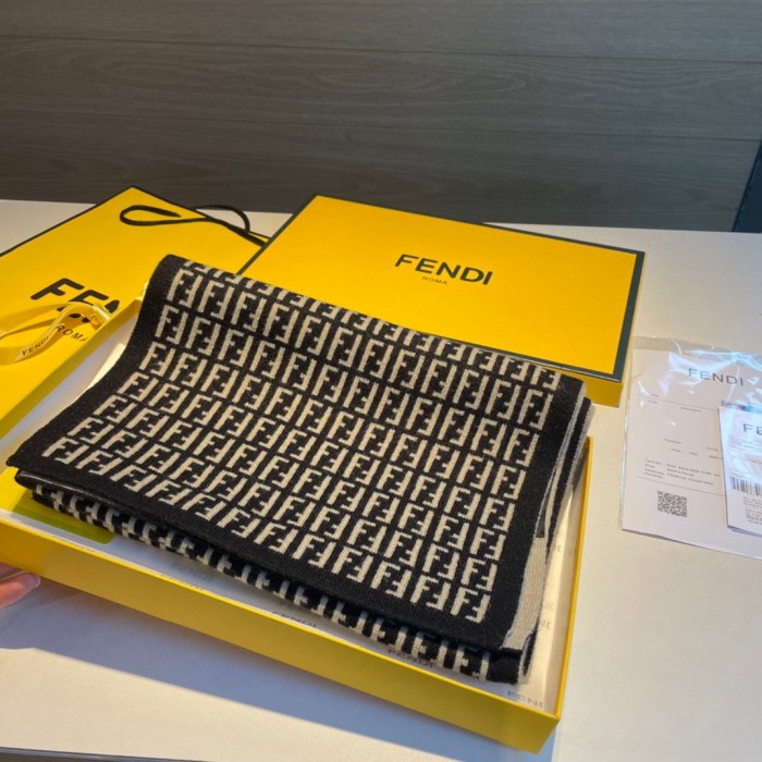 Streetwear Scarf FENDI 326527 SIZE:180×30cm