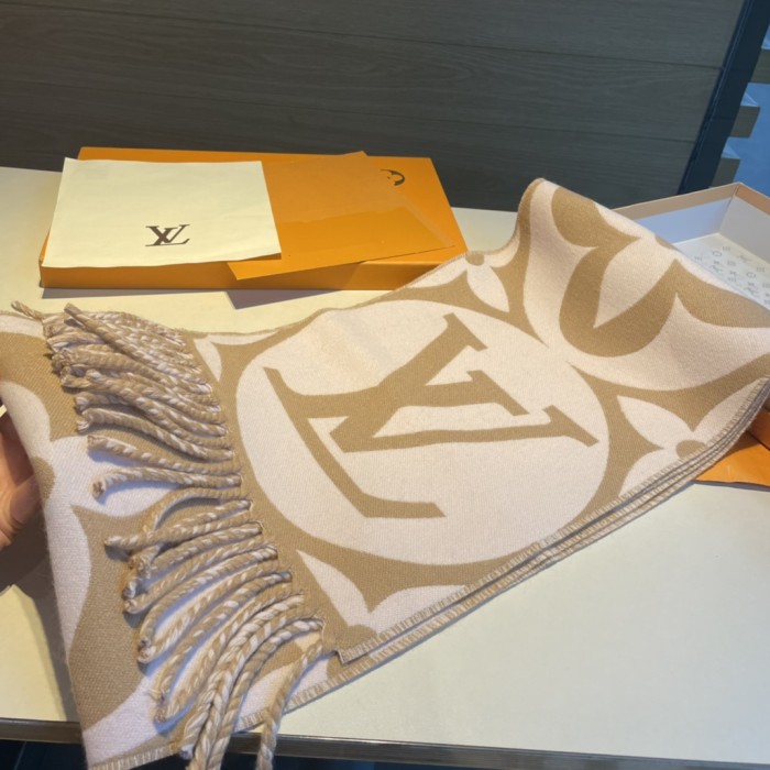 Streetwear Scarf LV 326517 SIZE:209 x 30cm