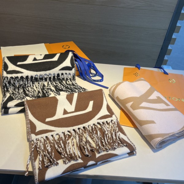 Streetwear Scarf LV 326517 SIZE:209 x 30cm