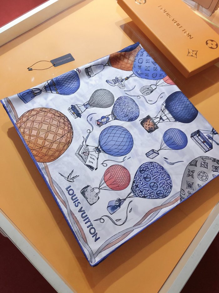 Streetwear Scarf LV 326510 SIZE:90X90cm