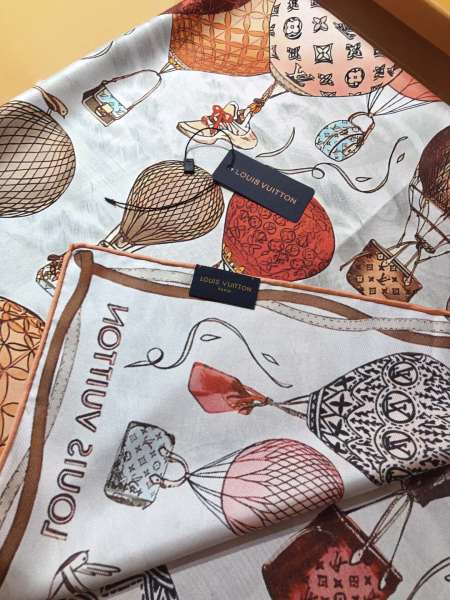 Streetwear Scarf LV 326509 SIZE:90X90cm