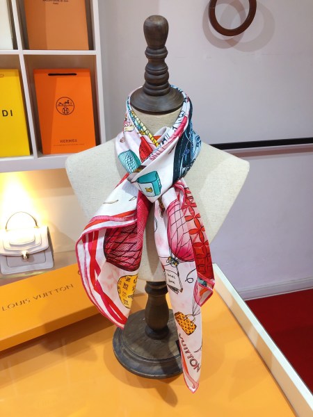 Streetwear Scarf LV 326508 SIZE:90X90cm