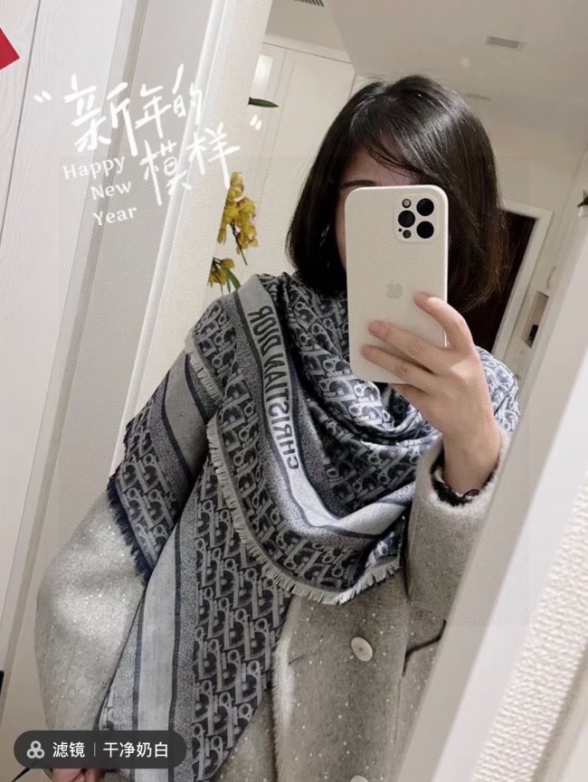 Streetwear Scarf GUCCI 326493 SIZE:140 x 140cm