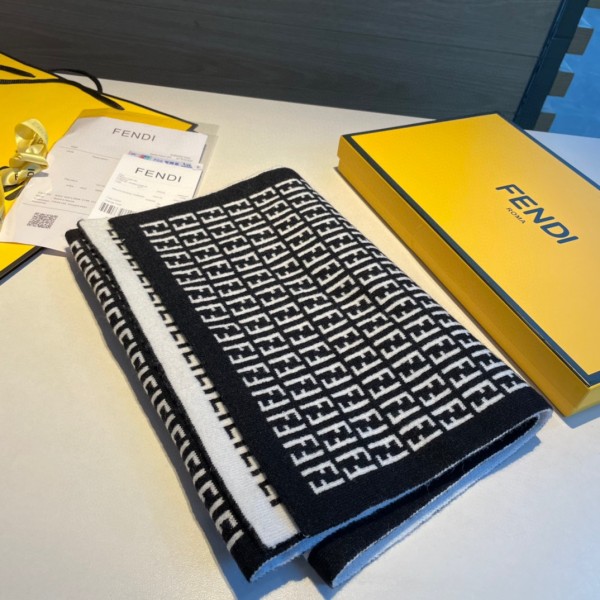 Streetwear Scarf FENDI 326526 SIZE:180×30cm