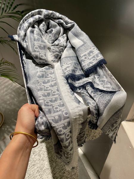 Streetwear Scarf GUCCI 326493 SIZE:140 x 140cm